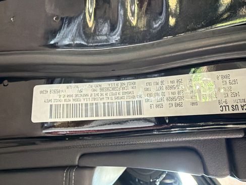 Used 2019 Jeep Grand Cherokee Overland AWD/4WD image 12