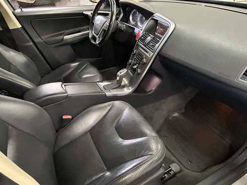 Used 2013 Volvo XC60 T6 AWD/4WD image 17