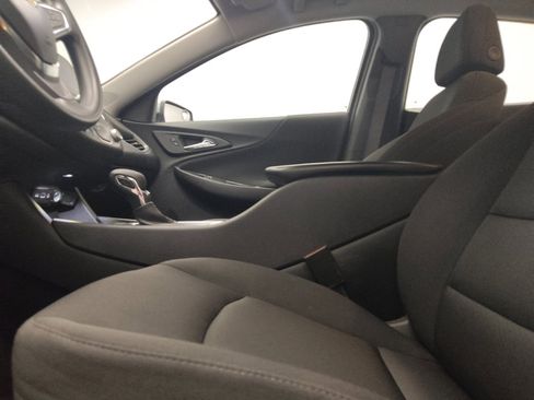 Used 2025 Chevrolet Malibu LS FWD image 17