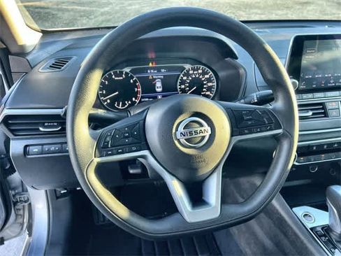 Used 2021 Nissan Altima 2.5 SV image 17