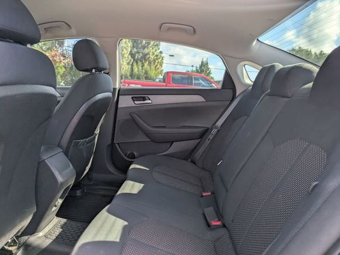 Used 2018 Hyundai Sonata SE FWD image 14
