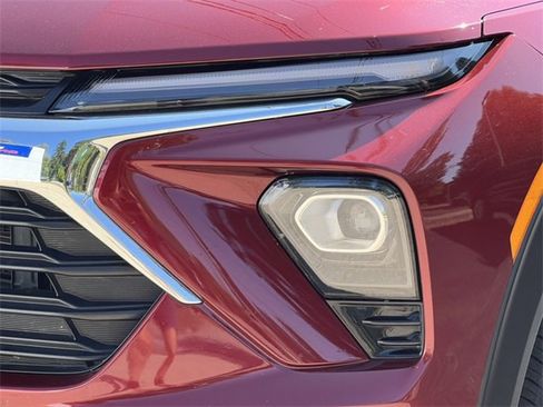 Used 2025 Chevrolet TrailBlazer LT image 34