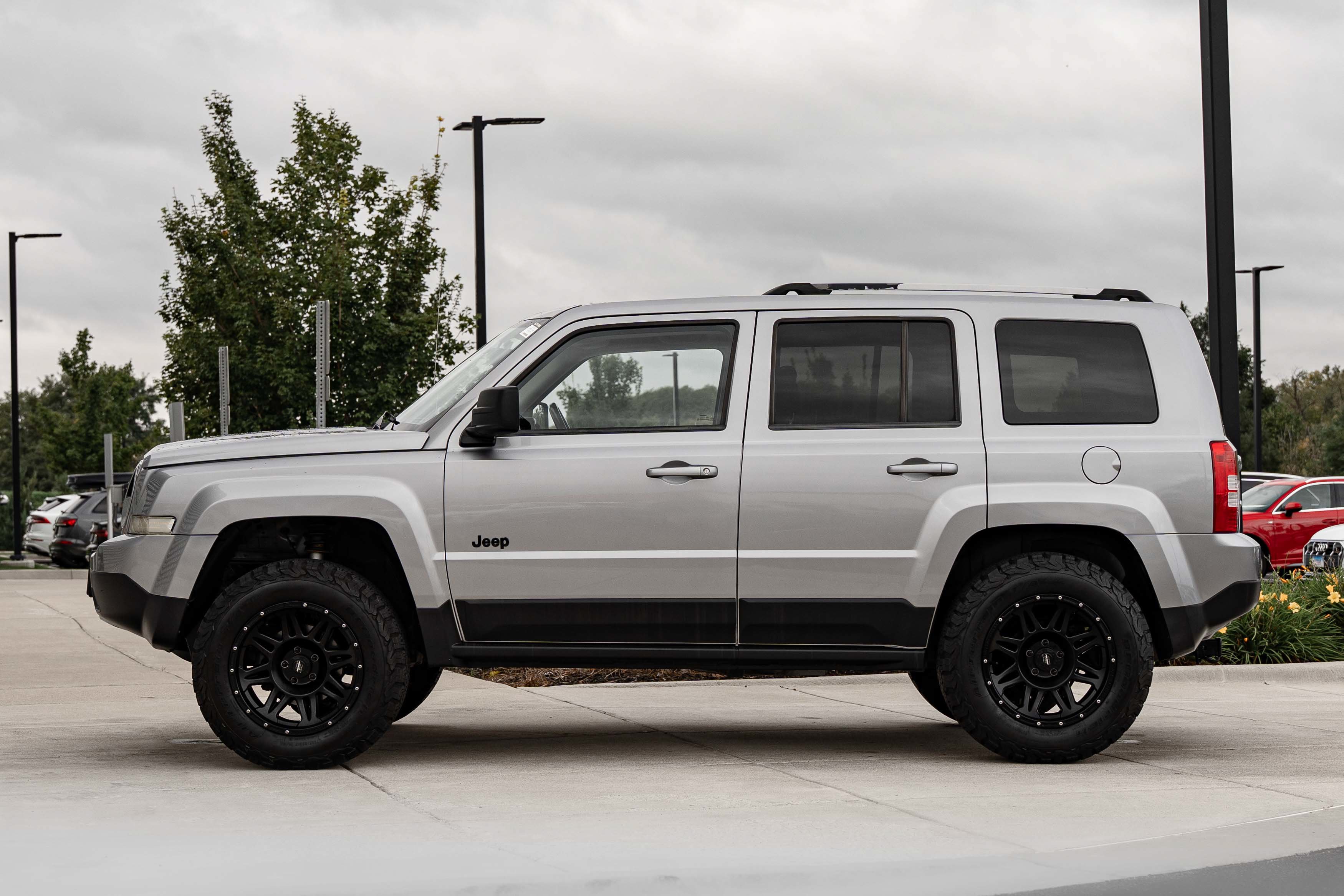 Used 2017 Jeep Patriot High Altitude AWD/4WD image 6
