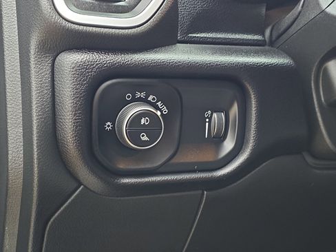 Used 2024 RAM 2500 Big Horn w/ Safety Group image 12