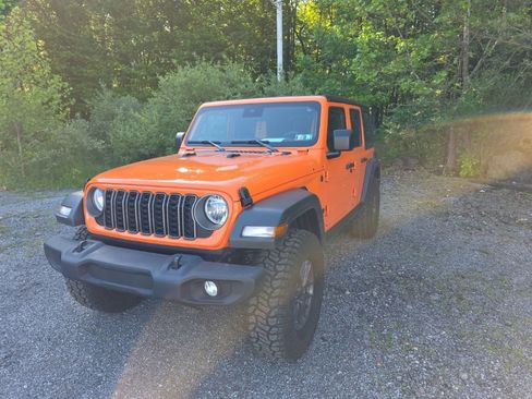 Used 2025 Jeep Wrangler Unlimited Sport AWD/4WD image 8
