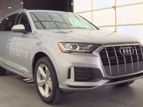 Used 2022 Audi Q7 2.0T Premium w/ Convenience Package AWD/4WD image 3