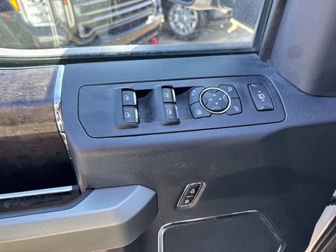 Used 2022 Ford F350 Lariat w/ FX4 Off-Road Package image 25