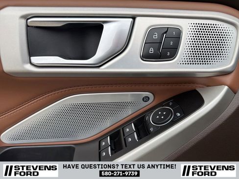 Used 2022 Ford Explorer King Ranch w/ Premium Technology Package image 17