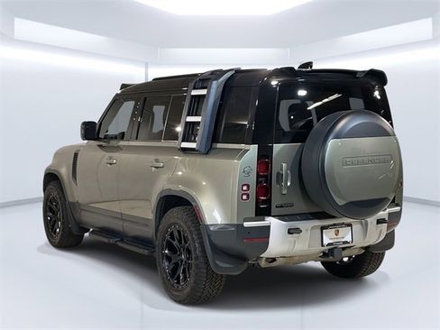 Used 2020 Land Rover Defender 110 First Edition image 3