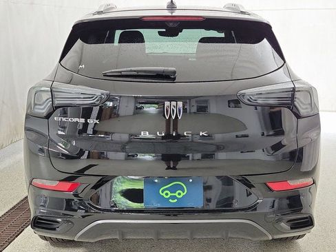 Certified 2025 Buick Encore GX Avenir w/ Avenir Technology Package image 5