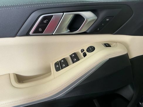 Used 2022 BMW X5 sDrive40i w/ Premium Package RWD image 16