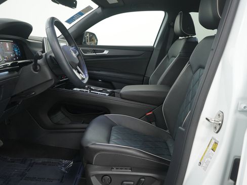 Used 2024 Volkswagen Atlas Cross Sport SEL Premium R-Line image 23