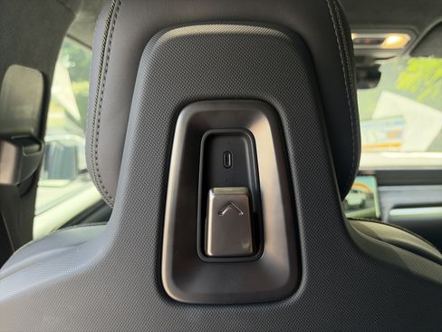 Used 2022 Rivian R1S Launch Edition AWD/4WD image 33