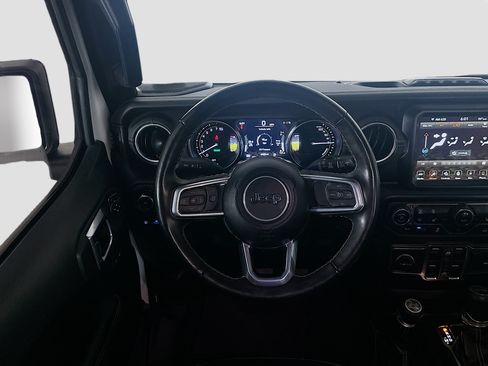Used 2022 Jeep Wrangler Unlimited Sahara w/ Cold Weather Group AWD/4WD image 17