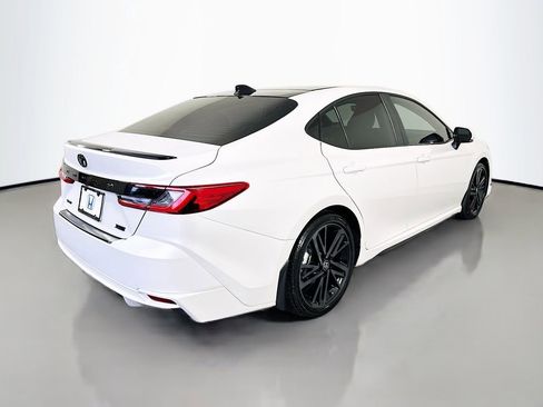 Used 2025 Toyota Camry XSE FWD image 5