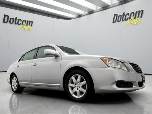 Used 2008 Toyota Avalon XLS image 16