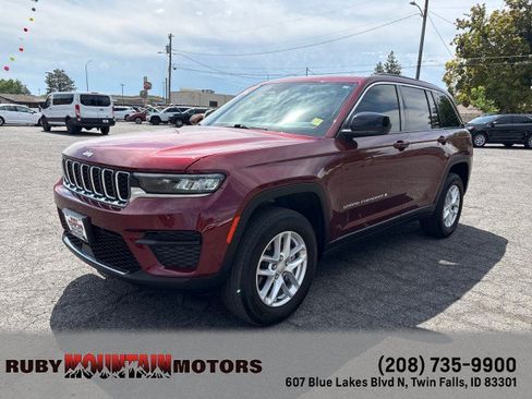 Used 2024 Jeep Grand Cherokee Laredo X w/ Luxury Tech Group I AWD/4WD image 3