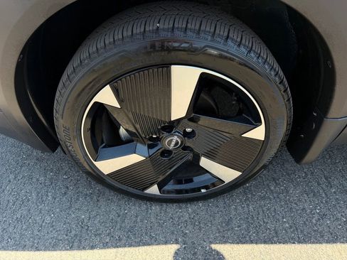 Certified 2025 Nissan Kicks SR AWD/4WD image 9