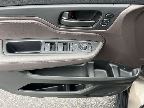 Used 2023 Honda Odyssey EX-L image 15