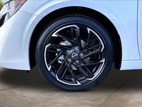New 2026 Nissan Sentra SR w/ Floor Mat Package FWD image 12