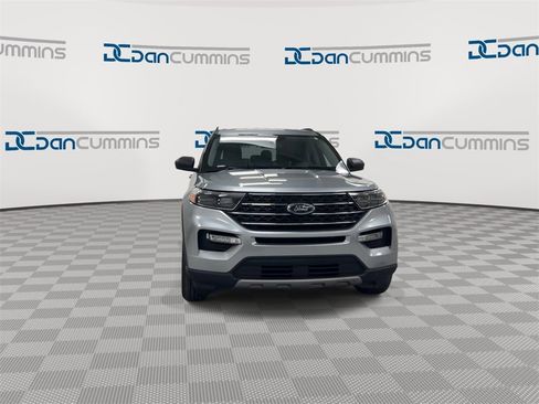 Used 2023 Ford Explorer XLT w/ Equipment Group 202A image 3