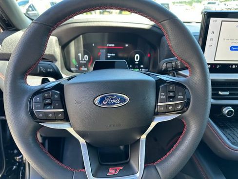 Certified 2025 Ford Explorer ST AWD/4WD image 12