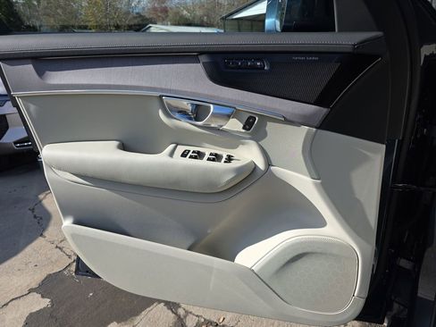 New 2026 Volvo XC90 B6 Ultra image 38
