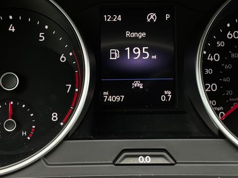 Used 2020 Volkswagen Tiguan SE AWD/4WD image 40
