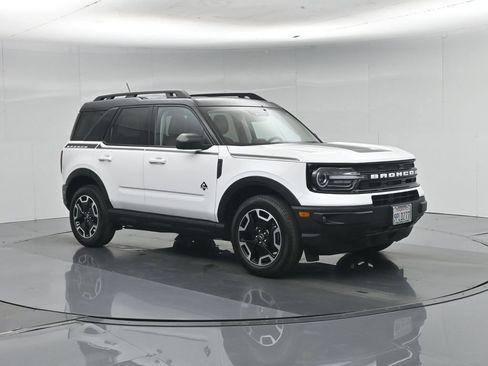 Used 2024 Ford Bronco Sport Outer Banks w/ Topo Graphic Package AWD/4WD image 28