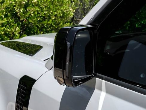 New 2026 Land Rover Defender 110 X-Dynamic SE AWD/4WD image 51