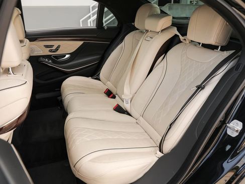 Used 2018 Mercedes-Benz S 560 4MATIC Sedan image 31