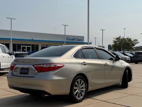 Used 2016 Toyota Camry XLE FWD image 3