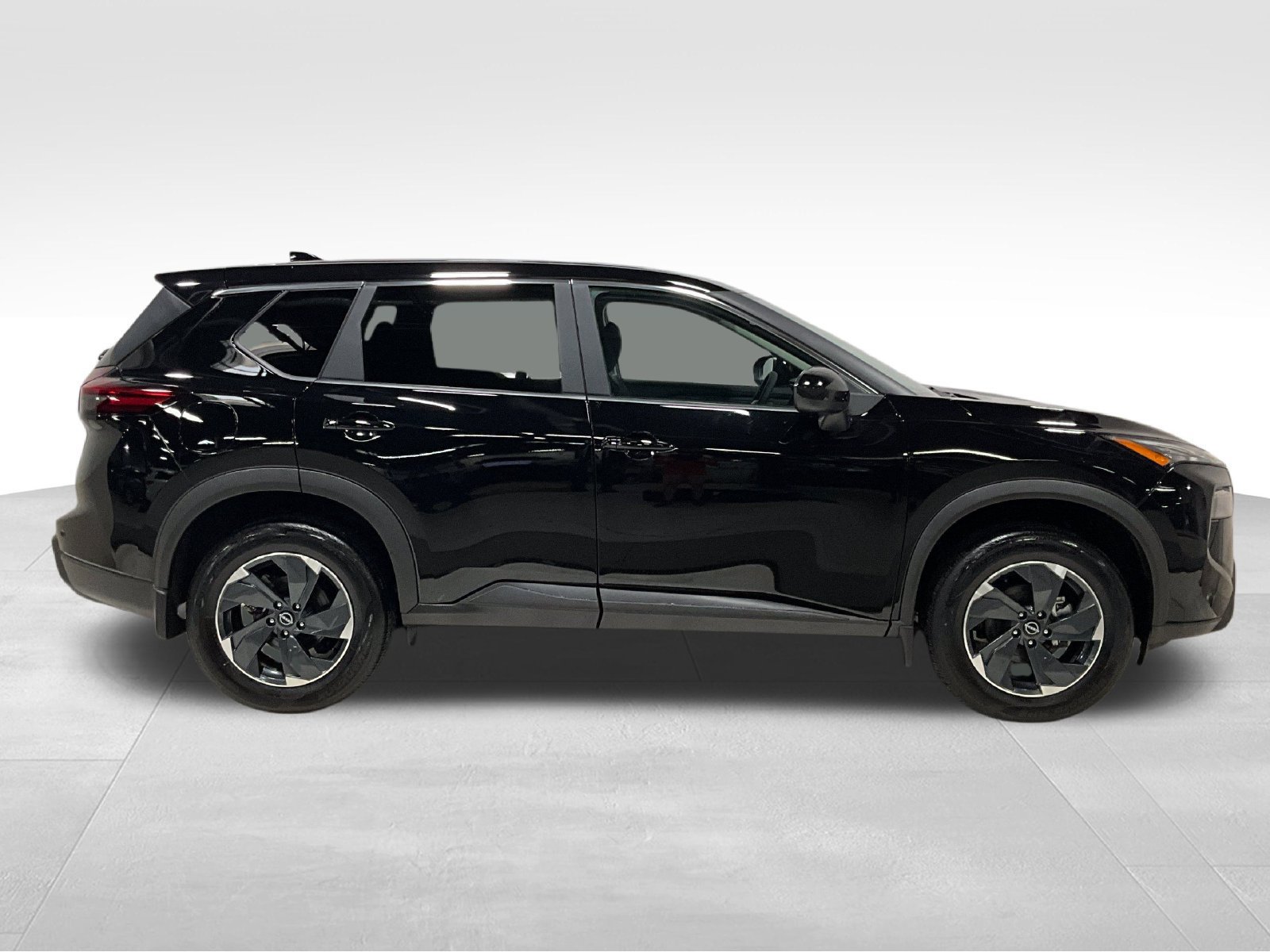 Used 2026 Nissan Rogue SV AWD/4WD image 3