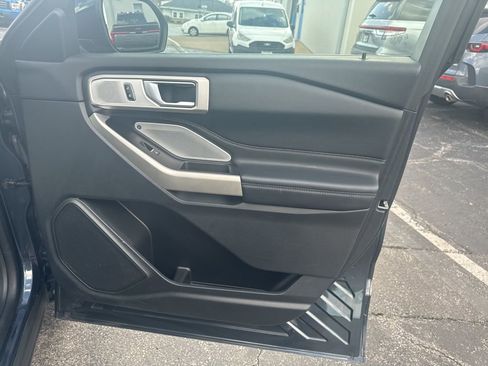 Used 2023 Ford Explorer Limited w/ Hybrid Equipment Group 310A image 31