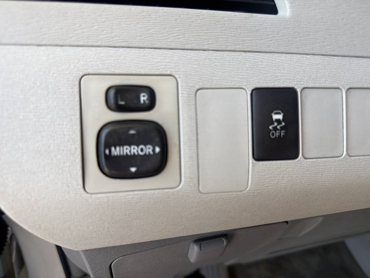 Used 2014 Toyota Sienna L FWD image 20