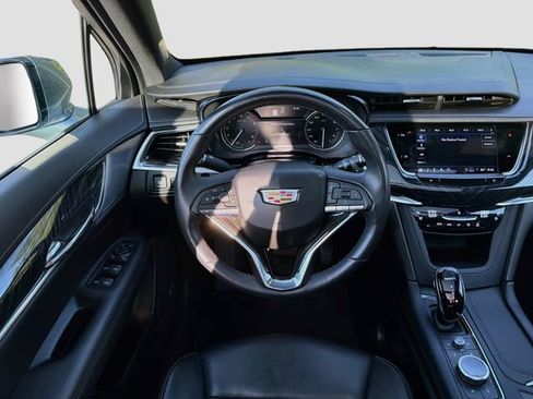 Used 2024 Cadillac XT6 Premium Luxury FWD image 18