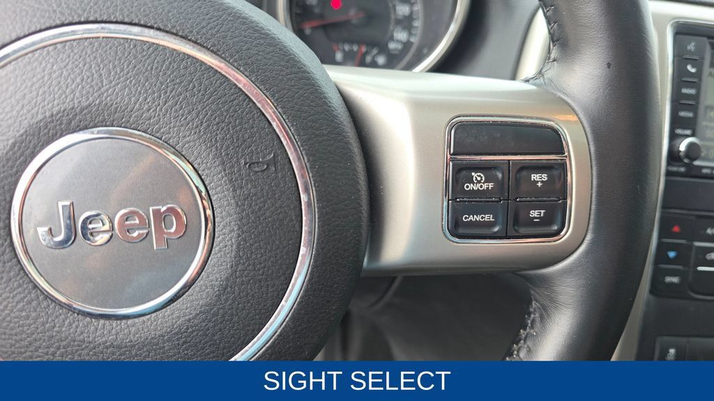 Used 2011 Jeep Grand Cherokee Laredo AWD/4WD image 15
