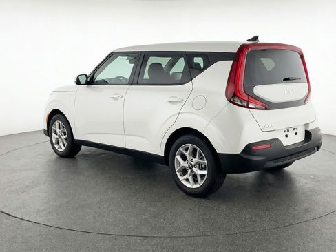 Used 2025 Kia Soul LX w/ LX Technology Package image 6