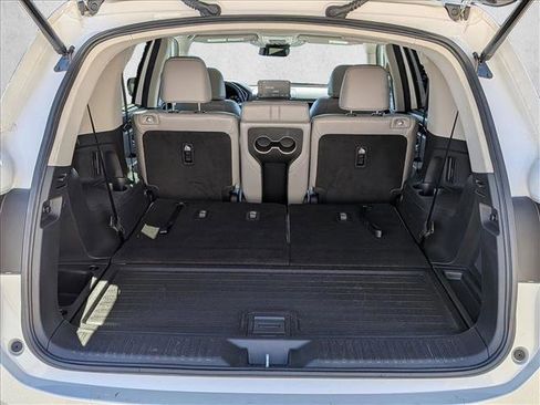 Used 2025 Honda Pilot EX-L image 6