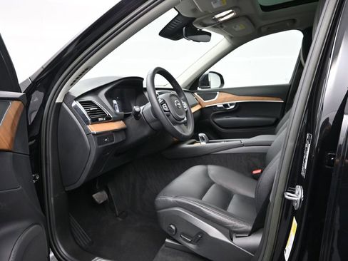 Used 2023 Volvo XC90 B6 Plus AWD/4WD image 9