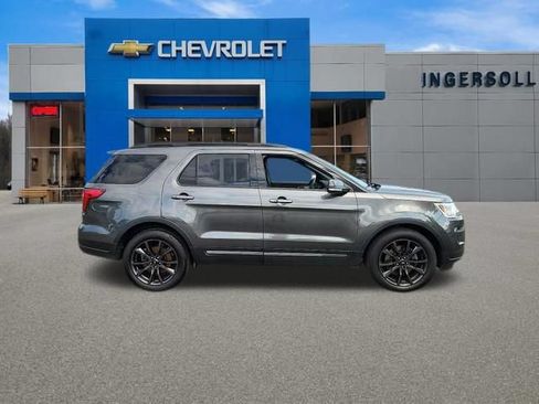 Used 2018 Ford Explorer XLT w/ Equipment Group 202A AWD/4WD image 7