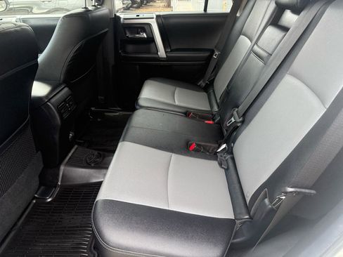 Used 2022 Toyota 4Runner SR5 Premium image 10