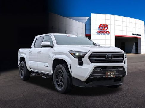 Used 2025 Toyota Tacoma SR5 AWD/4WD image 3