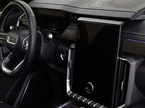 Used 2025 GMC Acadia Denali w/ Super Cruise Package image 22