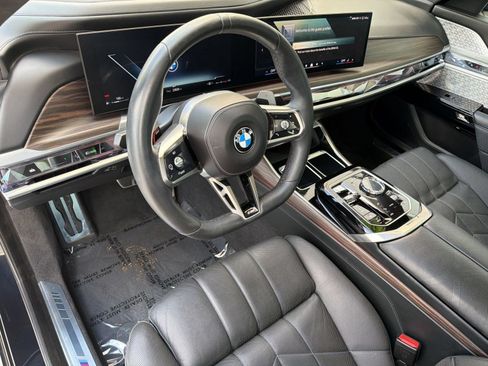 Used 2023 BMW 760i xDrive w/ Executive Package AWD/4WD image 4