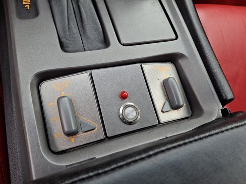 Used 1991 Chevrolet Corvette Convertible RWD image 24
