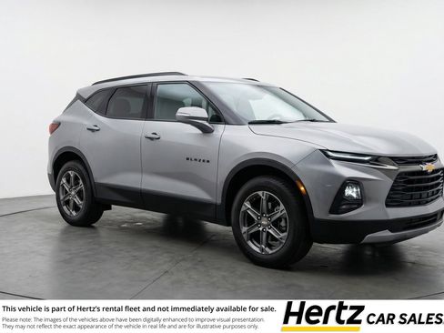 Used 2025 Chevrolet Blazer LT FWD image 1