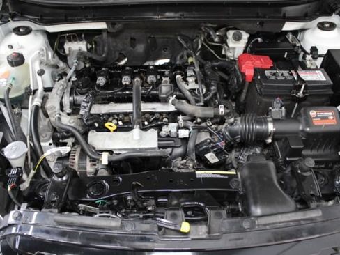 Used 2021 Nissan Kicks SR w/ SR Premium Package FWD image 28