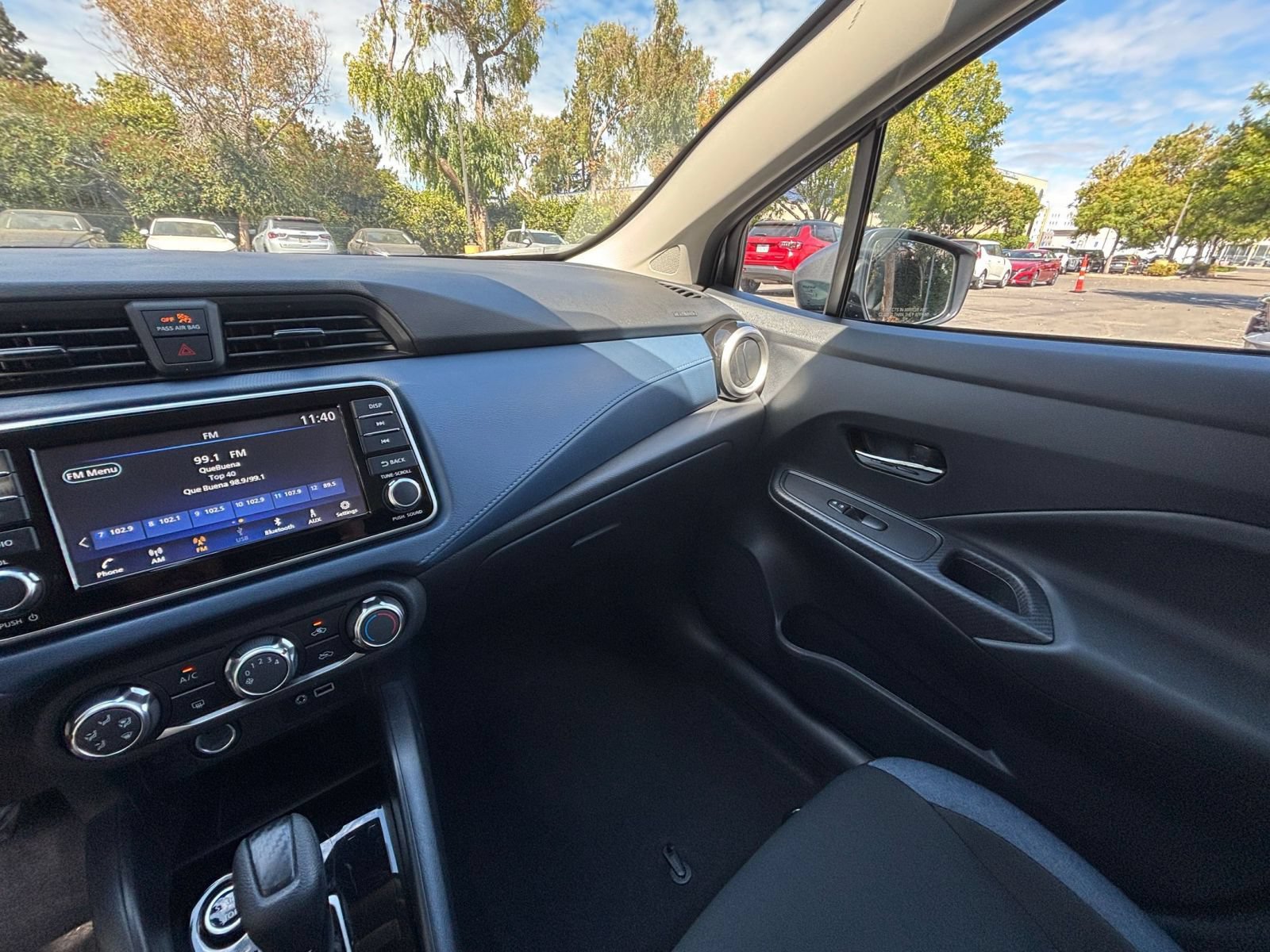 Used 2025 Nissan Versa SV FWD image 32
