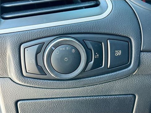 Used 2024 Ford Edge SE w/ Black Appearance Package image 10